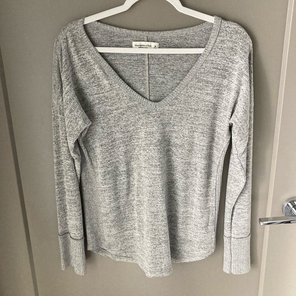 Light Gray V-Neck Women’s Long Sleeve Top